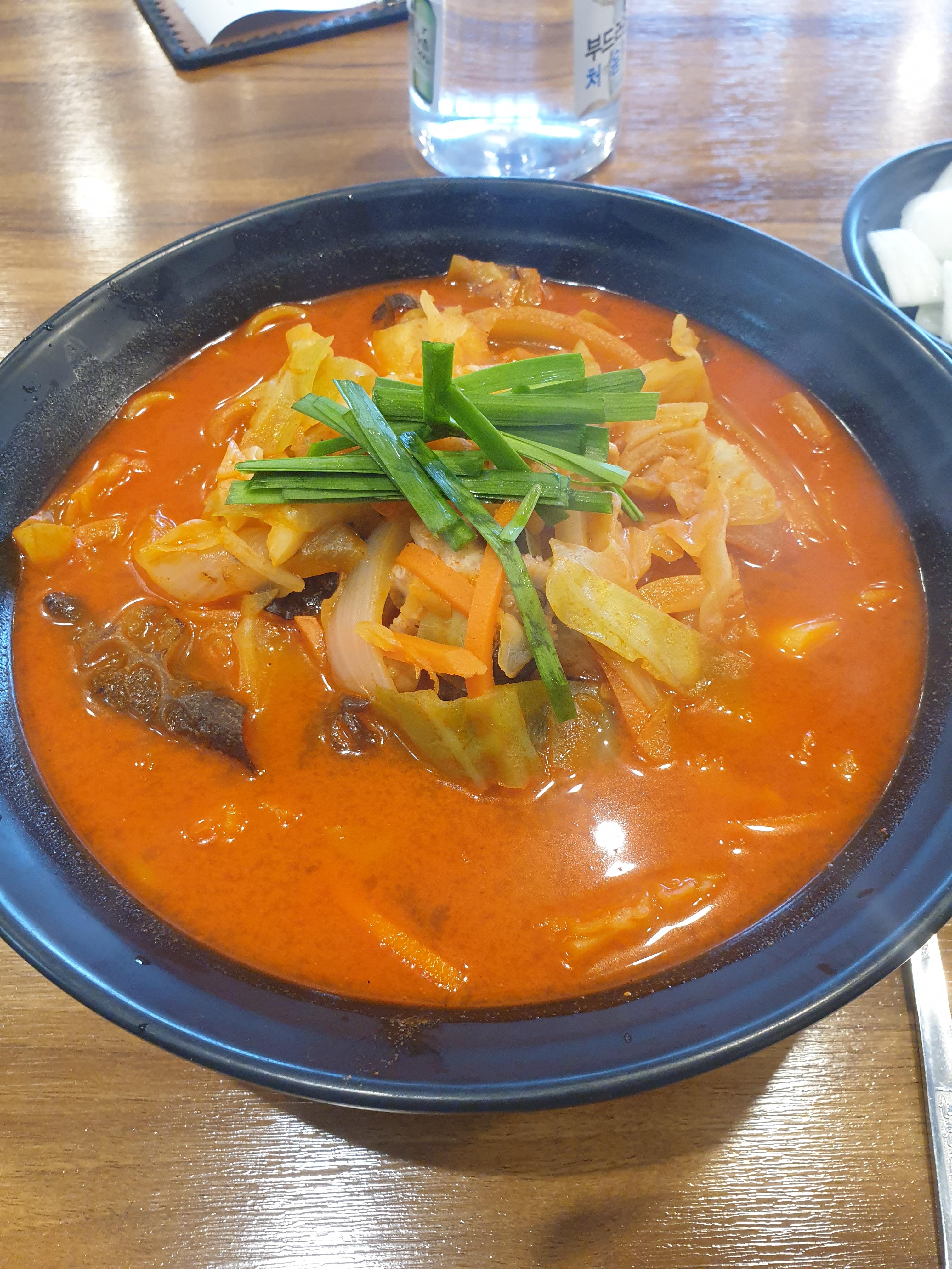 Hongikjjamppong (홍익짬뽕) 2