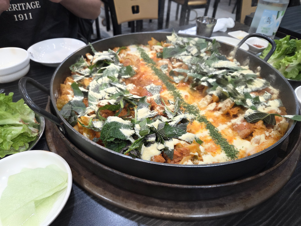 Jungangdakgalbi (중앙닭갈비) 2