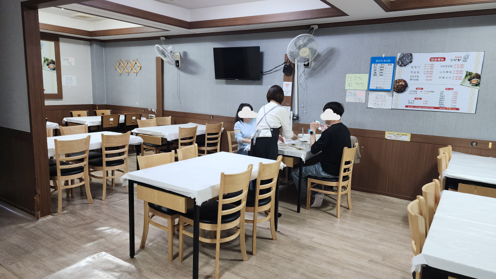 Aphaedoppeolnakji (압해도뻘낙지) 3