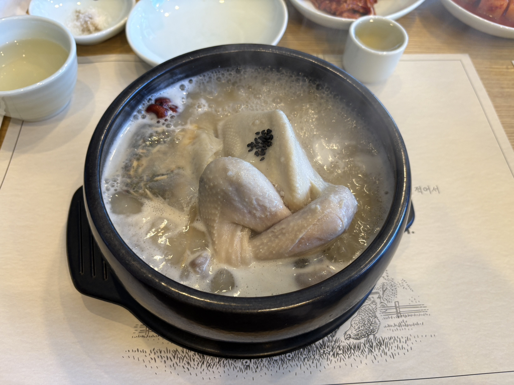 Jihohanbangsamgyetangsokchojeom (지호한방삼계탕속초점) 3