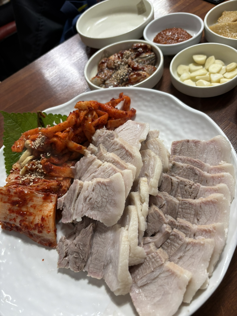 장군굴보쌈 사진 2