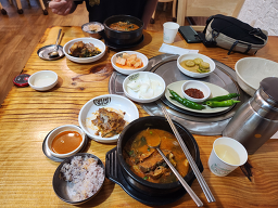 Jangseungneungigamjatang (장승능이감자탕) 1
