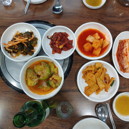 Sinansannakjicheolpan (신안산낙지철판) 2