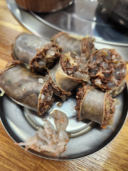Yeonganesundaegukbap (연가네순대국밥) 1