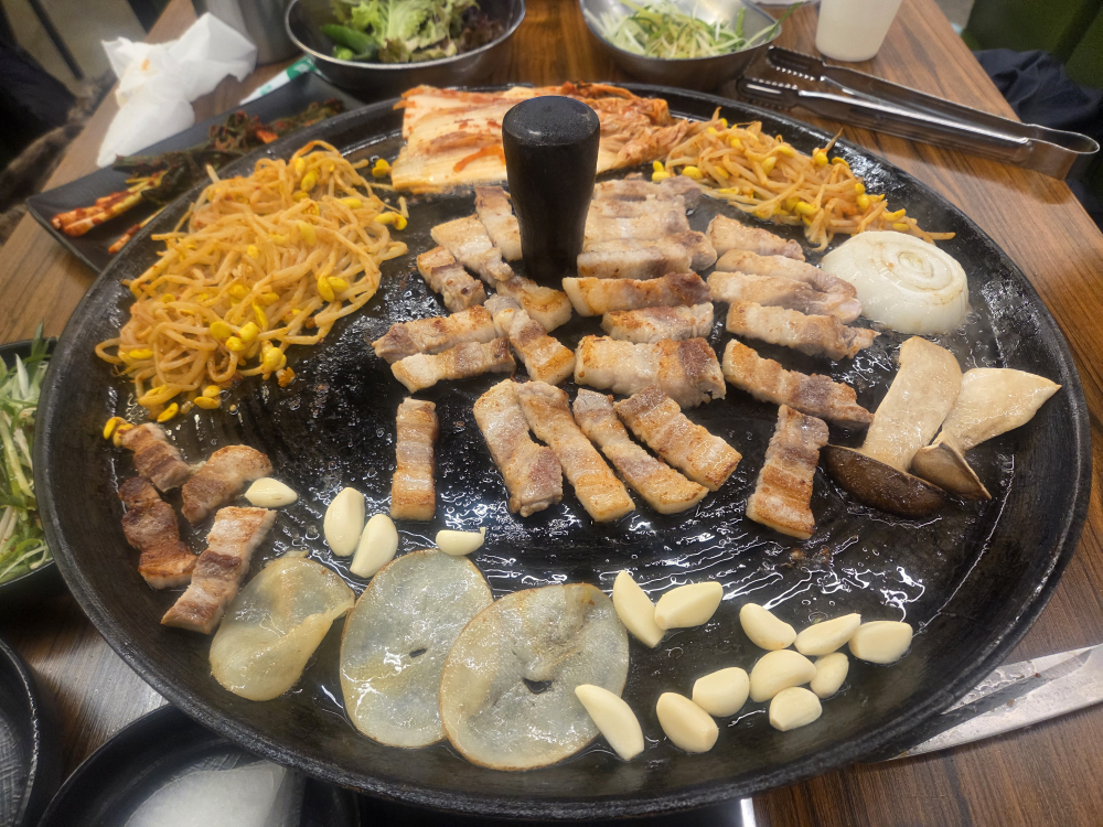 대판솥뚜껑김치삼 겹살 1
