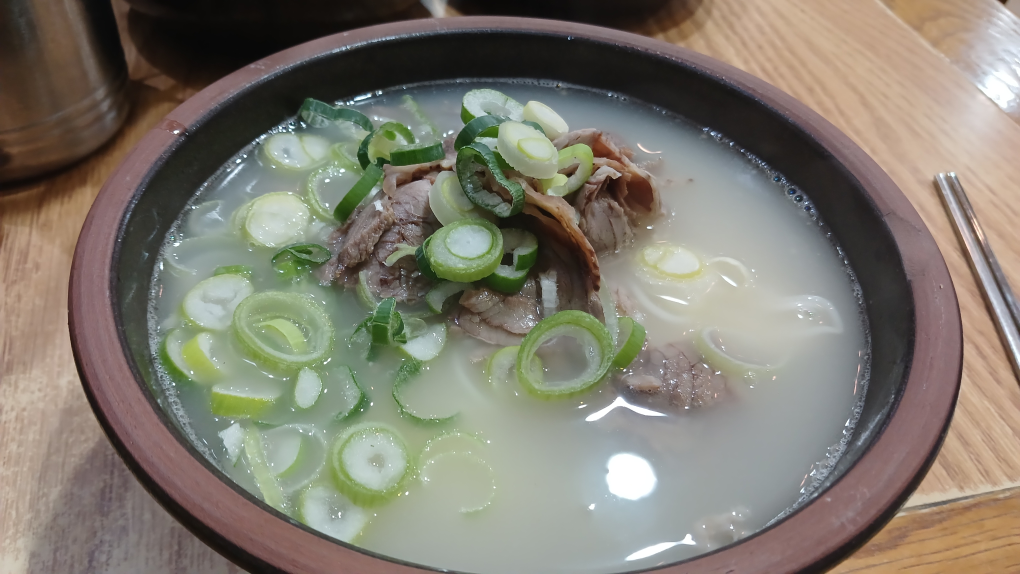 Seoulseolreong tang (서울설렁 탕) 2