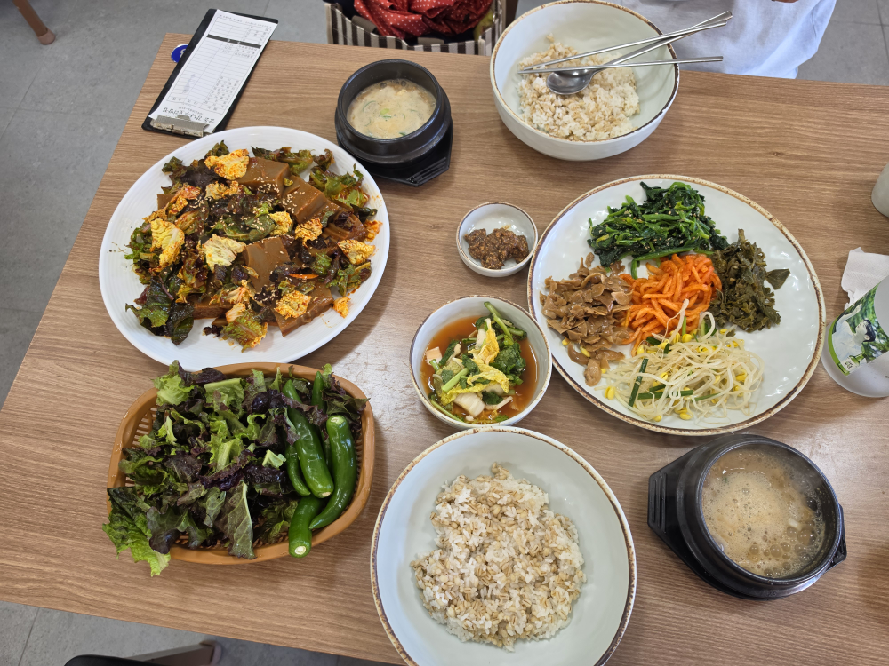 Jangdonggamnamu boribap (장동감나무 보리밥) 2