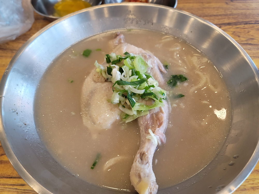 Eonyangdakkalguksu yeongdojeom 6