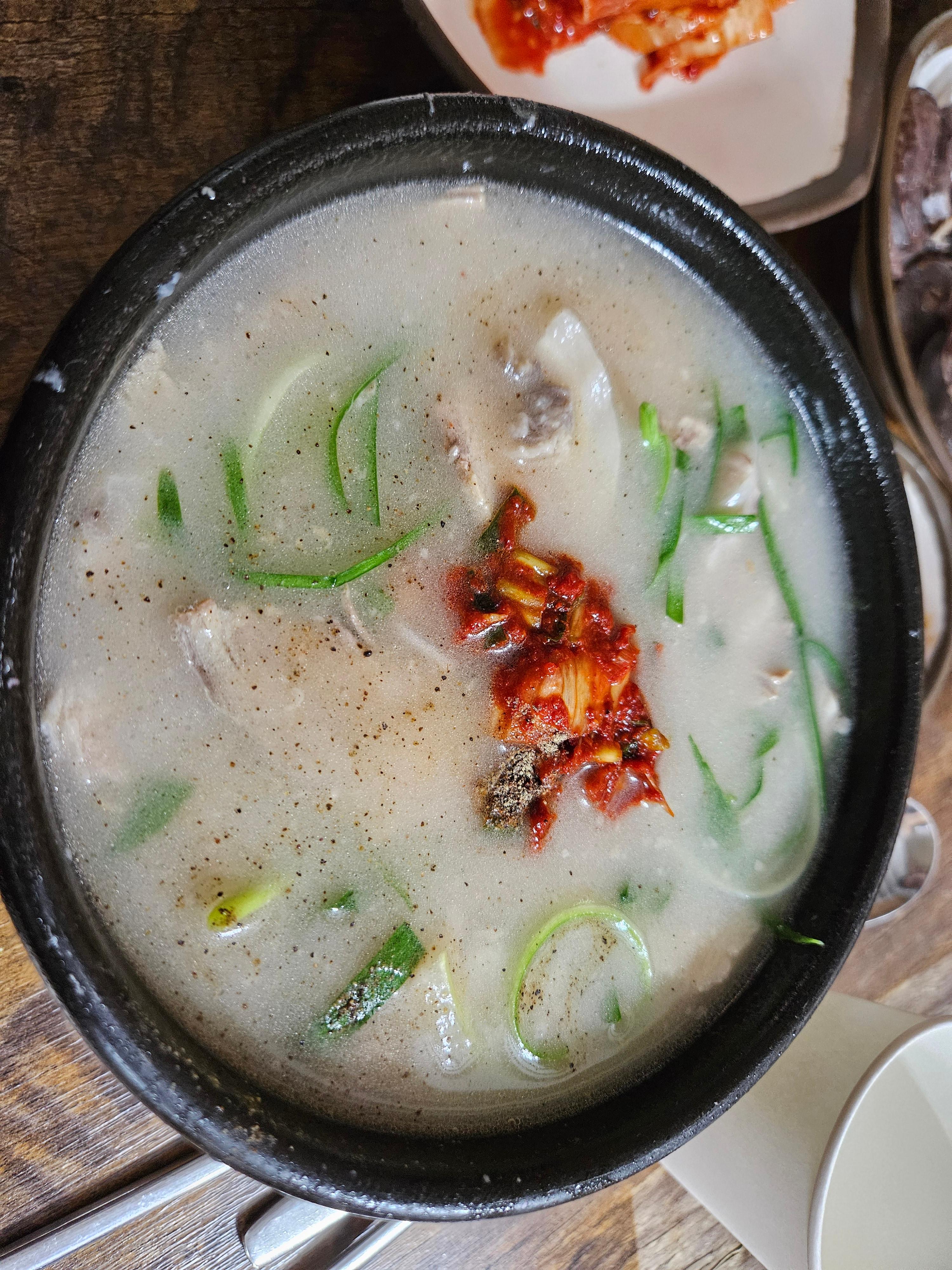 Seolbongdwaejigukbap 5