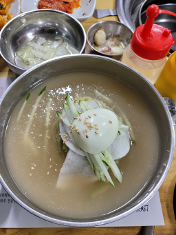 Tteulanchae (뜰안채) 2