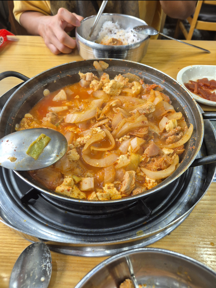 돼지집 2