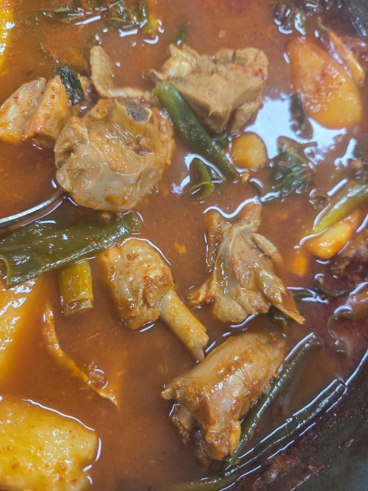 Dunggeulbawisikdang (둥글바위식당) 1