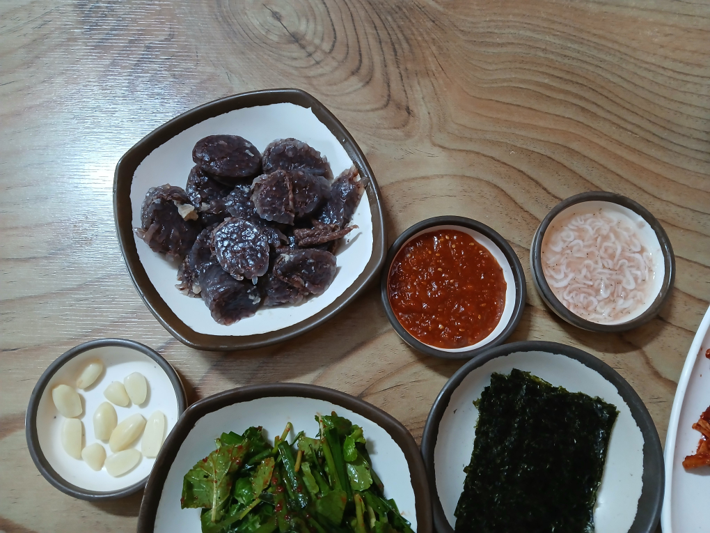 Seolbongdwaejigukbap 4