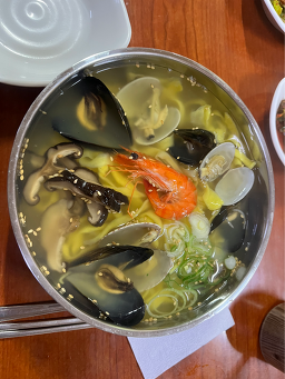 Gatgimchikalguksu (갓김치칼국수) 3