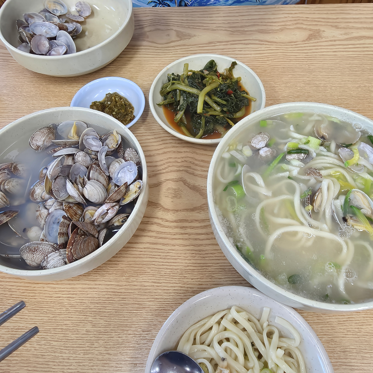 Bibongsonkalguksu (비봉손칼국수) 3