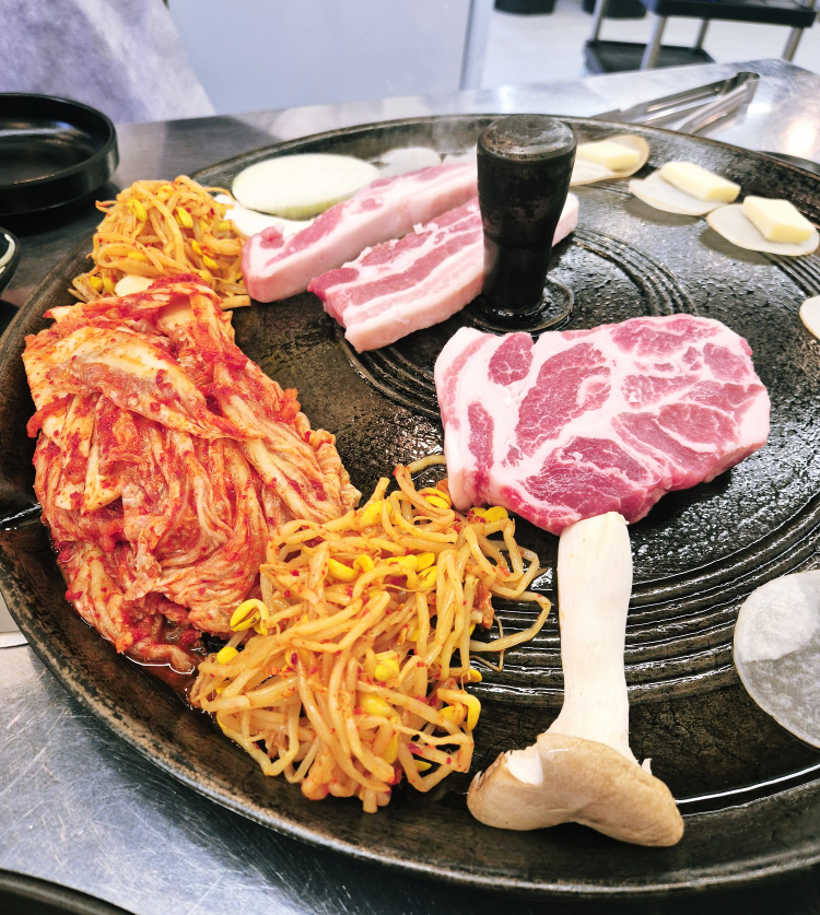 Daepansotttukkeonggimchisamgyeopsal 3