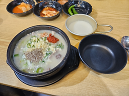 Iganegamasotsundaeguk (이가네가마솥순대국) 3