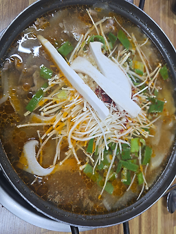 Gyeonghwancheongdungorisikdang (경환청둥오리식당) 3