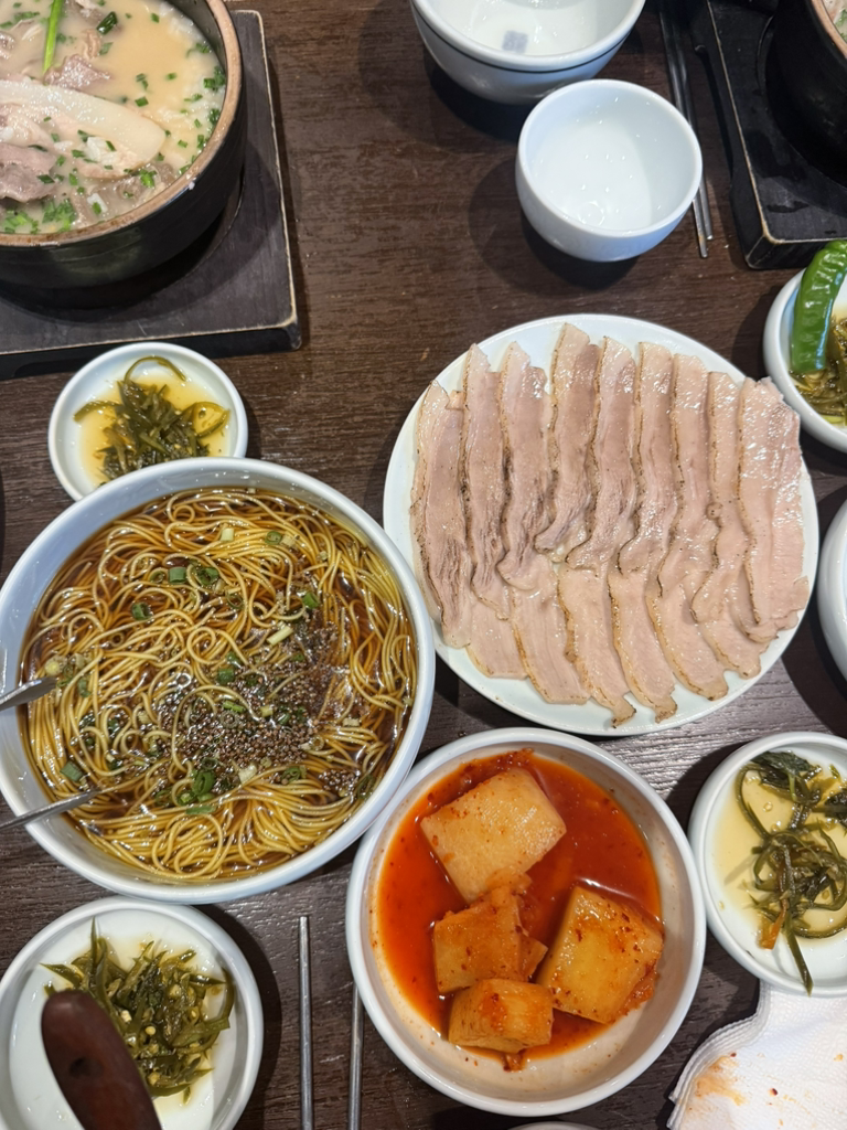 엄용백돼지국밥 종각점 사진 4