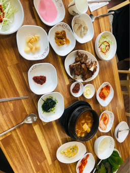 Damyangjeontongsutbuldwaejigalbi (담양전통숯불돼지갈비) 3
