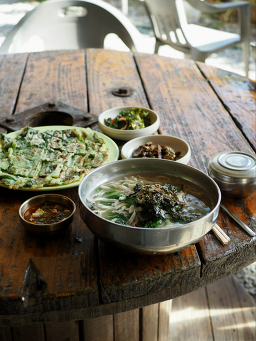 Yeonaksansikdang (연악산식당) 1