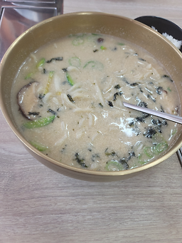 Jinjukalguksunaengmyeon (진주칼국수냉면) 1