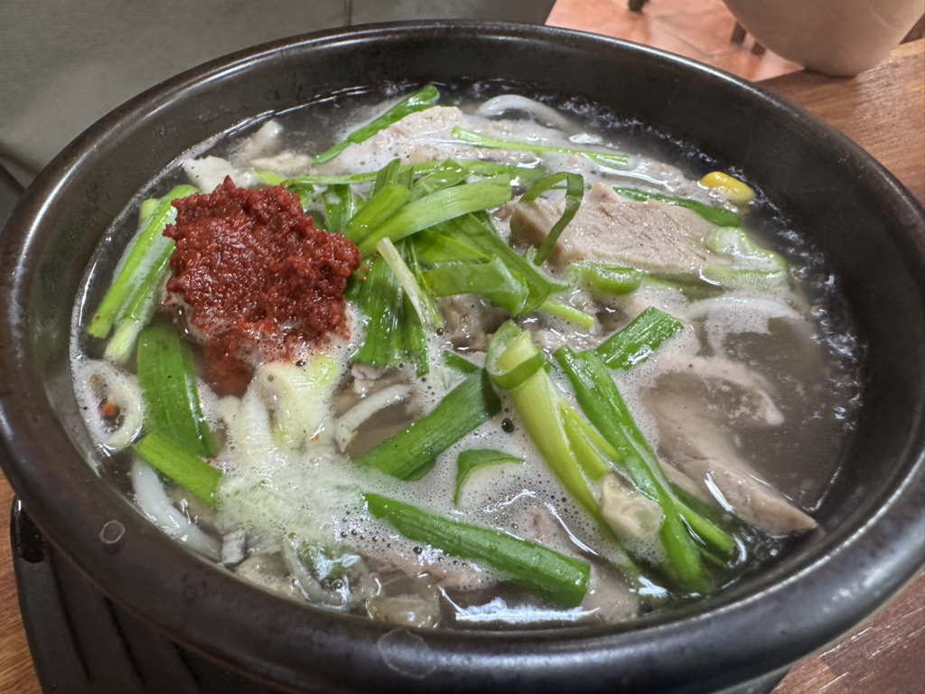 Hwangtogukbap (황토국밥) 2