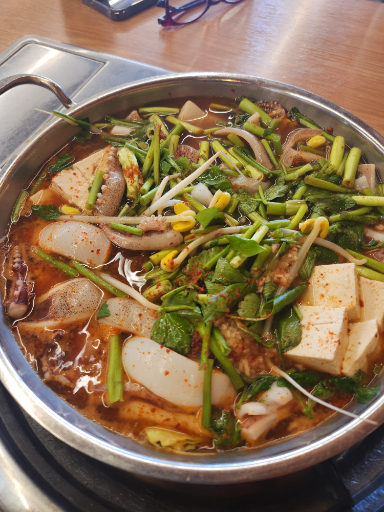 Daecheongeolkeunojingeojjigae 4