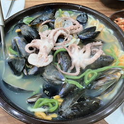 Choegojipkalguksu (최고집칼국수) 3