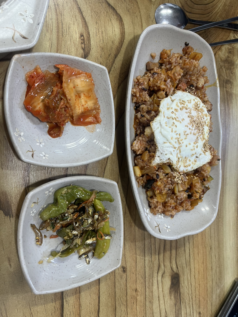 Mindeulrebunsik (민들레분식) 1