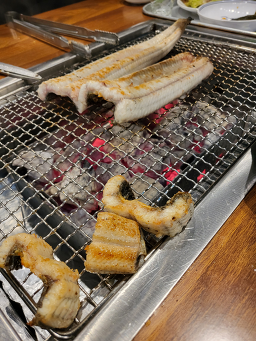 Pungcheonjangeo oeokjip (풍천장어 오억집) 1