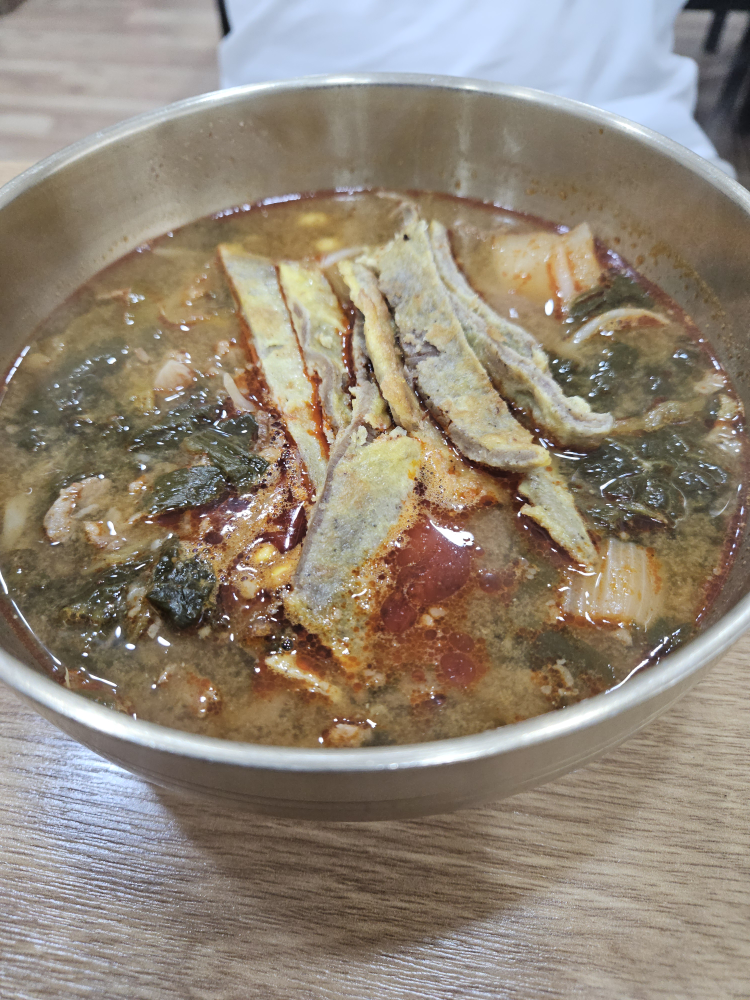 Yukjeongukbap tongyeongjeom (육전국밥 통영점) 3