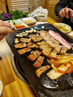 Nadeulmoksikdang (나들목식당) 2
