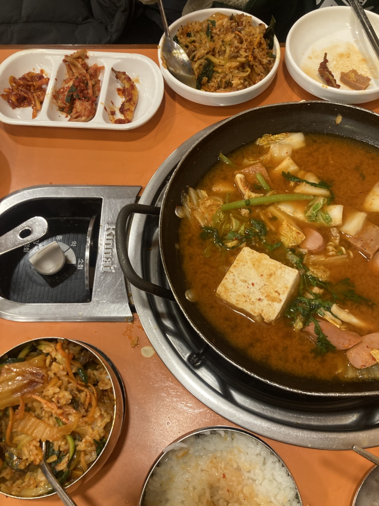 진주회관 6