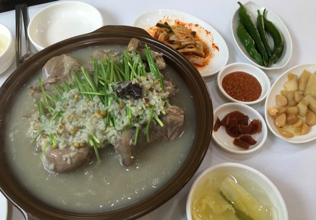 Bisannurungjibaeksuk (비산누룽지백숙) 3
