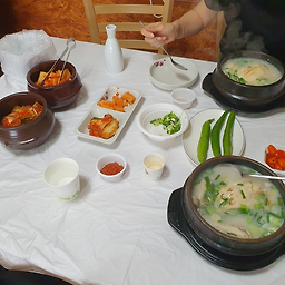 Boyangnokgaksamgyetang (보양녹각삼계탕) 2