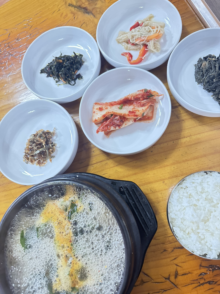 굴밭집 6