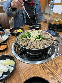Donggureungheukyeomso (동구릉흑염소) 3