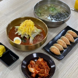 Jinjukalguksunaengmyeon (진주칼국수냉면) 3
