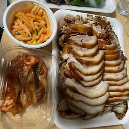 한방명품왕족발 사진 2
