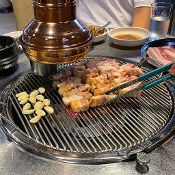 Wonjokkorichineundwaeji (원조꼬리치는돼지) 3