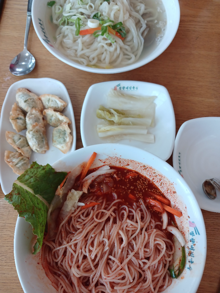 Manghyangbibimguksu (망향비빔국수) 1
