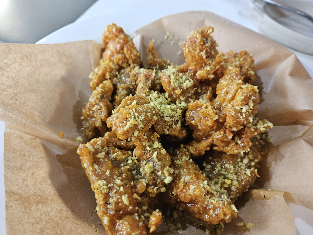 자담치킨 서울홍대점 사진 3