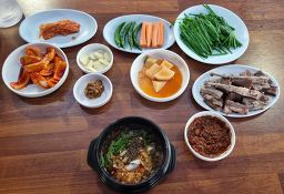 Hadangsacheoltang (하당사철탕) 2