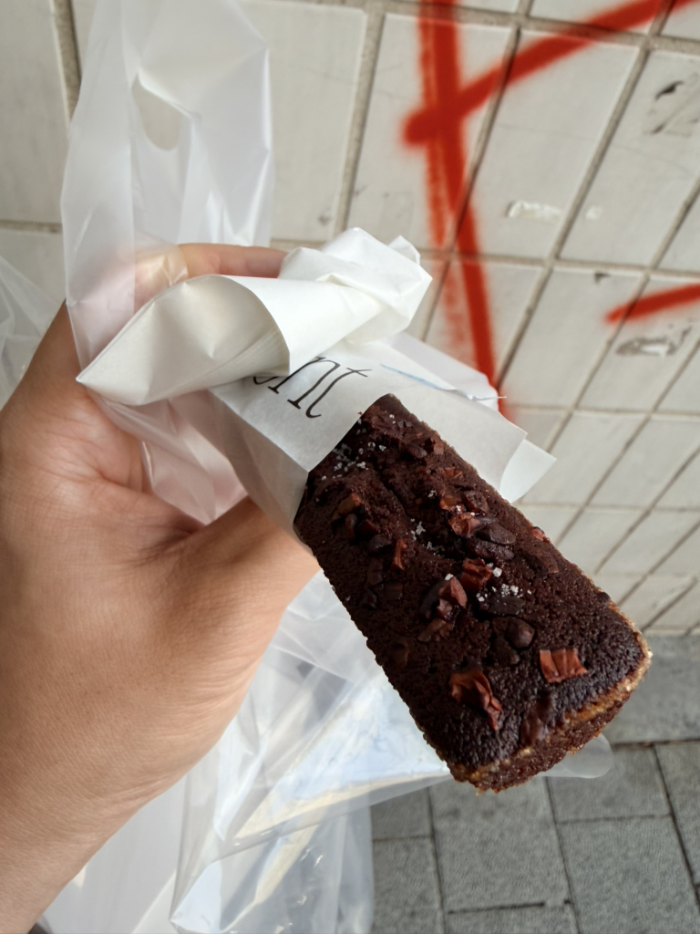아꽁뜨 대표 사진