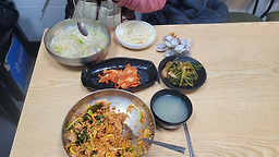 Dongchunkalguksu (동춘칼국수) 1