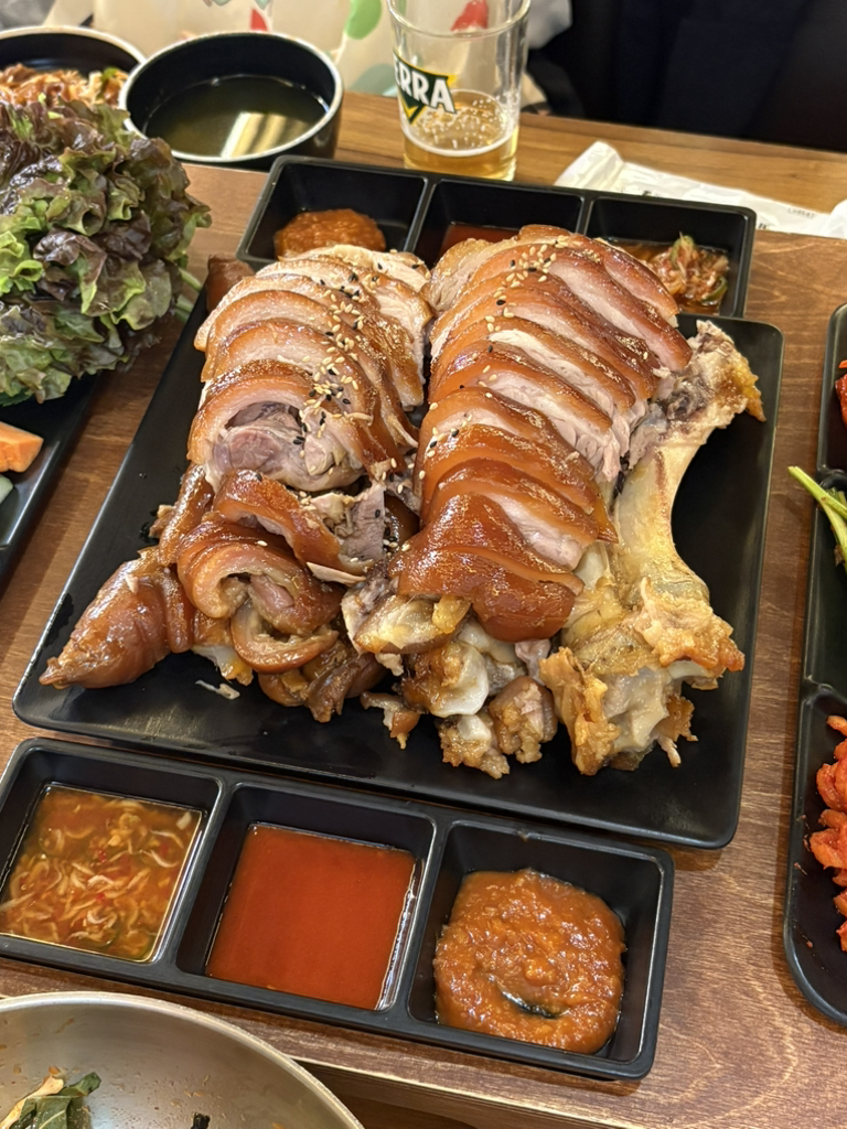 귀한족발 6