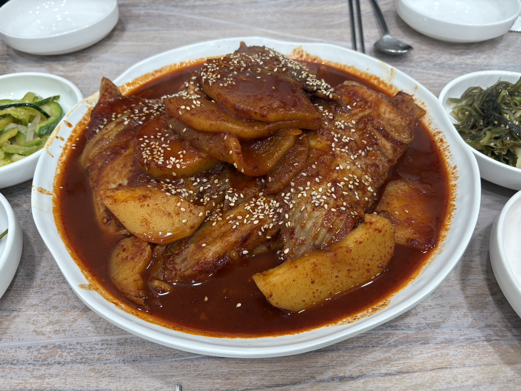 Hangyeryeongjjimjeonmunjeom (한계령찜전문점) 1