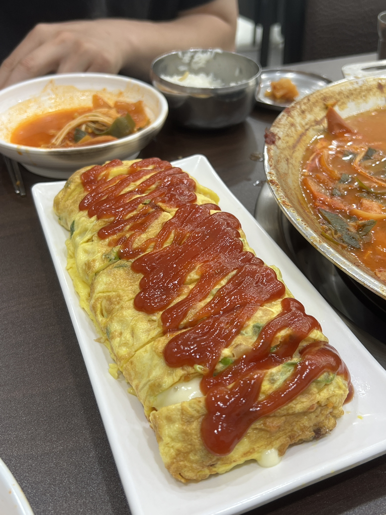 Gangnambudaejjigae (강남부대찌개) 1