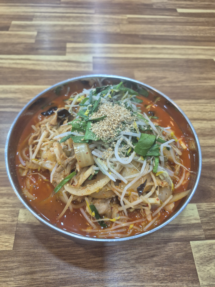 Jinyanghojjamppong (진양호짬뽕) 1